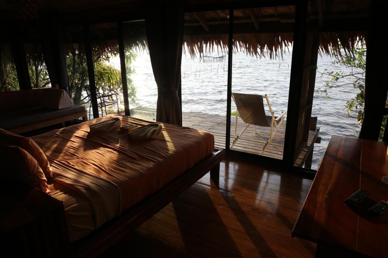 Wetlandcamp บ้านชายเล Phatthalung Exterior foto